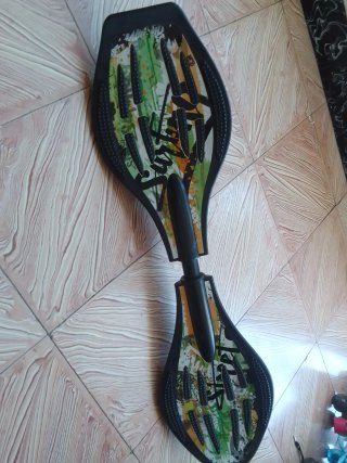 Patinete de dos ruedas.