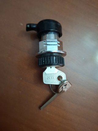 SEAT 132 cerradura de guantera