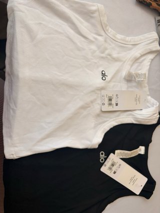 Alo Yoga Top Blanco Talla L para mujer