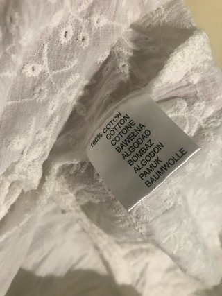 Blusa blanca bordada con volantes talla única