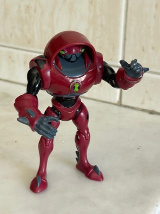 Ben 10 Ultimate Alien Water Hazard Figure Bandai