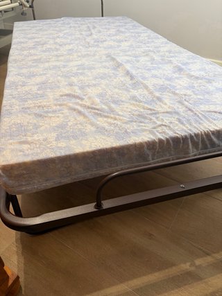 Cama supletoria de tela azul