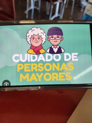 Señora española se ofrece como cuidadora personas
