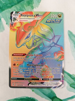 Carta Pokémon Rayquaza VMAX Arcoíris