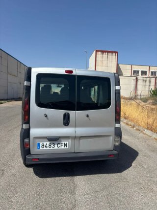Opel Vivaro 2003