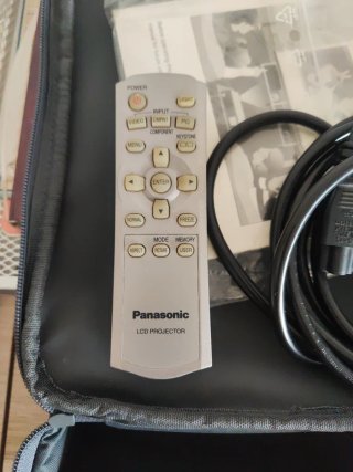 Proyector Panasonic PT-AE500E LCD