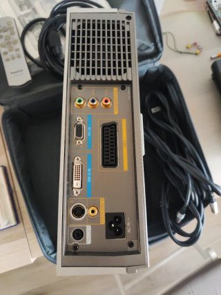 Proyector Panasonic PT-AE500E LCD