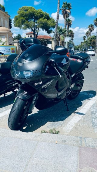 HONDA CBR 900RR FIREBLADE SC33 04/02/2000
