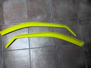 Derivabrisas Seat Leon MK1 Amarillo