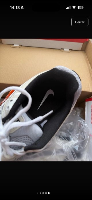 Nike Deportivas P-6000 grises y blancas