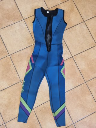 Traje neopreno Mares con jacket y cinturon