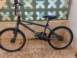 Bicicleta BMX gris