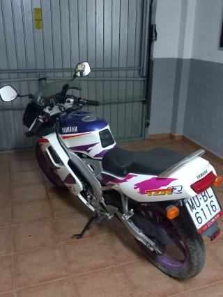 Como nueva Yamaha 80 RR Deportiva Azul/Morado