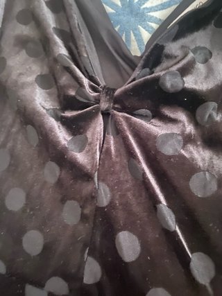 Vestido negro de lunares