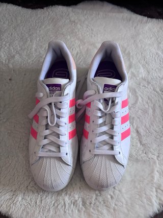 Adidas Superstar Blancas con Detalles Rosa
