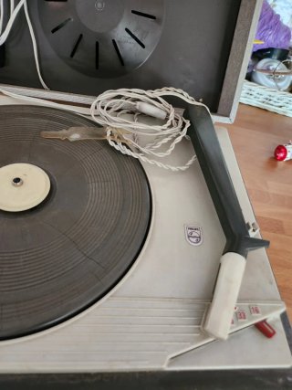 Toca discos Philips antiguo