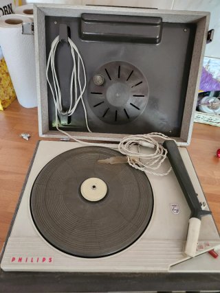 Toca discos Philips antiguo
