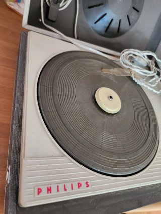 Toca discos Philips antiguo