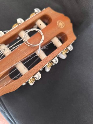 Guitalele Yamaha GL1 con funda