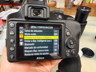 Cámara Nikon D3400 con 2 objetivos y cargador