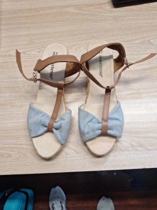 Sandalias Extenso Cuña Azul y Marrón