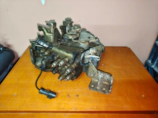 Bomba inyectora RD28T