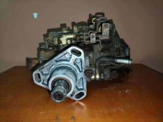 Bomba inyectora RD28T