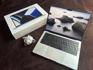 MacBook Pro 14” Plata