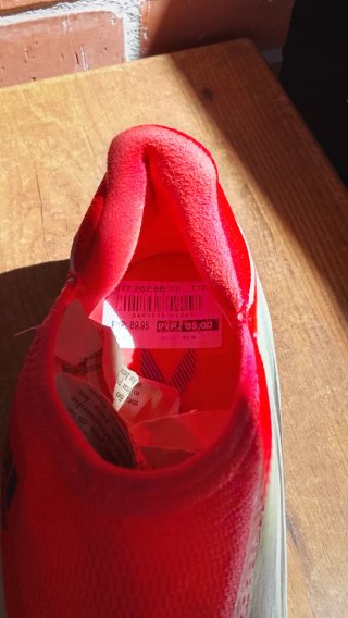Zapatillas Adidas Beige y Naranja nuevas