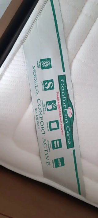 Mueble cajonera con cama superior y dos colchones
