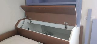 Mueble cajonera con cama superior y dos colchones