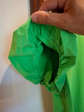 T-shirt Zara cotone verde maniche a sbuffo L