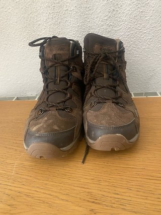 Botas de montaña Hi-Tec marrones