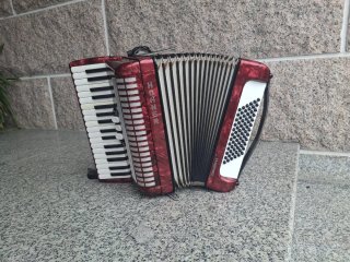ACORDEON HONNER. 72 BAJOS, FABRICACION ALEMANA