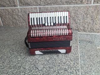 ACORDEON HONNER. 72 BAJOS, FABRICACION ALEMANA