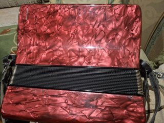 ACORDEON HONNER. 72 BAJOS, FABRICACION ALEMANA