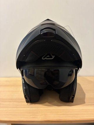 Casco de moto negro Acerbis.
