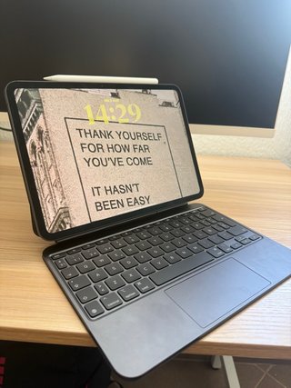 iPad Pro 11 M5 + magic keyboard y apple pencil pro