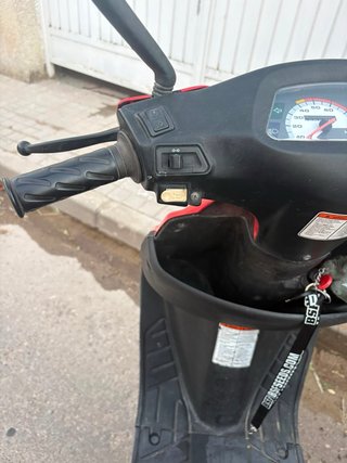 Suzuki RF 49cc Scooter Roja