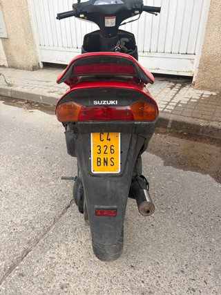 Suzuki RF 49cc Scooter Roja