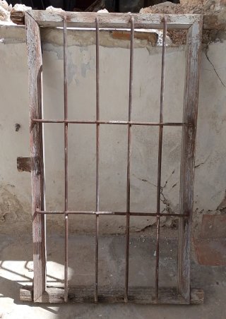 Reja de hierro antigua