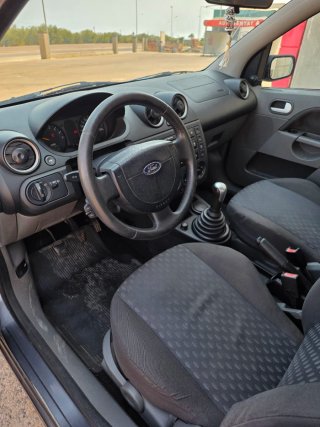 Ford Fiesta 2004