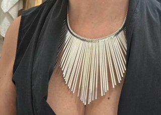Lote 3: collar, gargantilla y pendientes brillante
