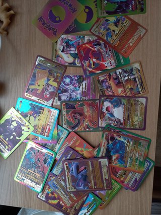Cartas Pokémon tipo arcoíris