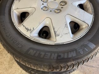 Llantas Renault Michelin  Continental 205/60R16 XL