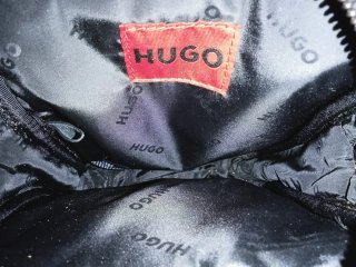 Bandolera Hugo Boss Negra Piel Texturizada