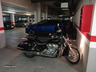Honda Shadow Custom Negra Plata