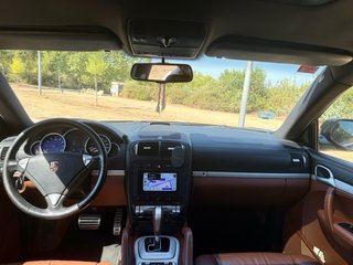 Porsche Cayenne S 4.8 V8 385CV color exclusivo