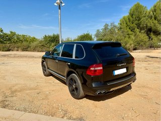 Porsche Cayenne S 4.8 V8 385CV color exclusivo