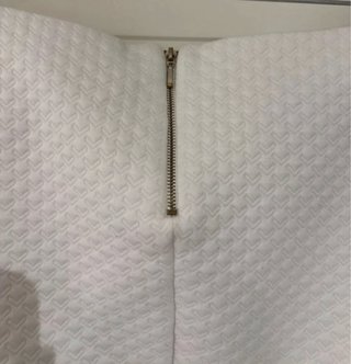 Falda blanca corte V